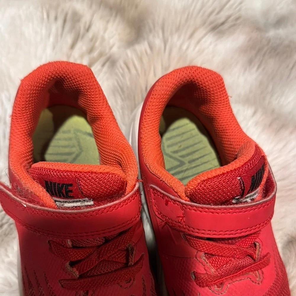 Nike 10c Star Runner Sneakers